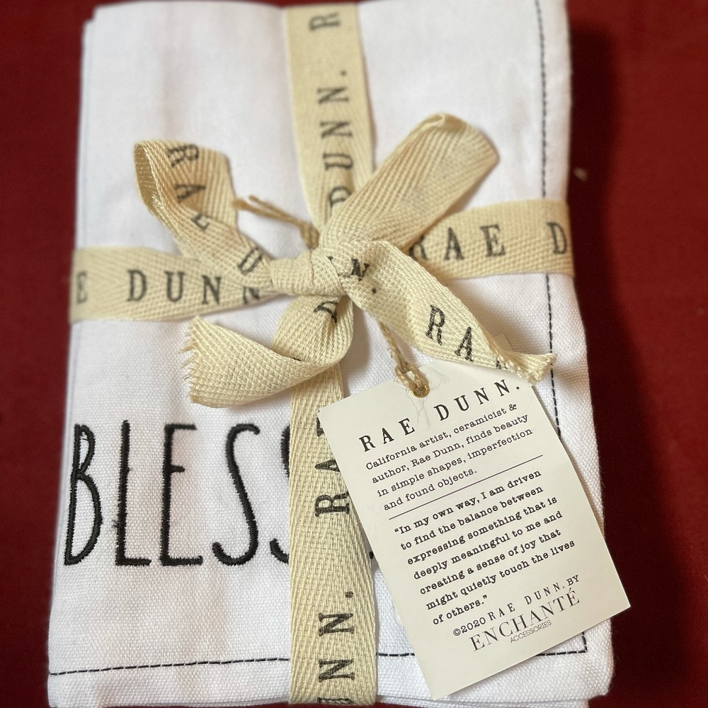 RAE DUNN EMBROIDERED NAPKINS